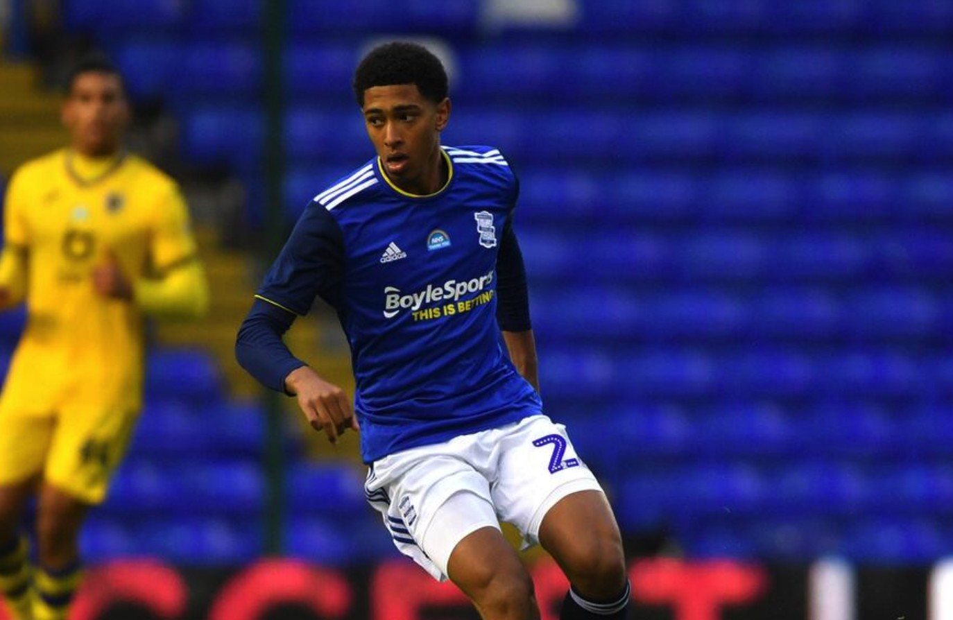 西媒：梅西造访诺坎普未提前联系巴萨，但俱乐部显然知情（西媒称梅西突访诺坎普未预先告知巴萨，俱乐部早已知情）