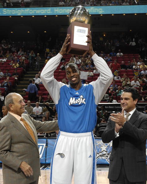 康宁汉姆携杜伦轮番冲击灰熊内线，率活塞开局轰10-4（康宁汉姆、杜伦交替杀伤灰熊内线，活塞开场打出10-4）