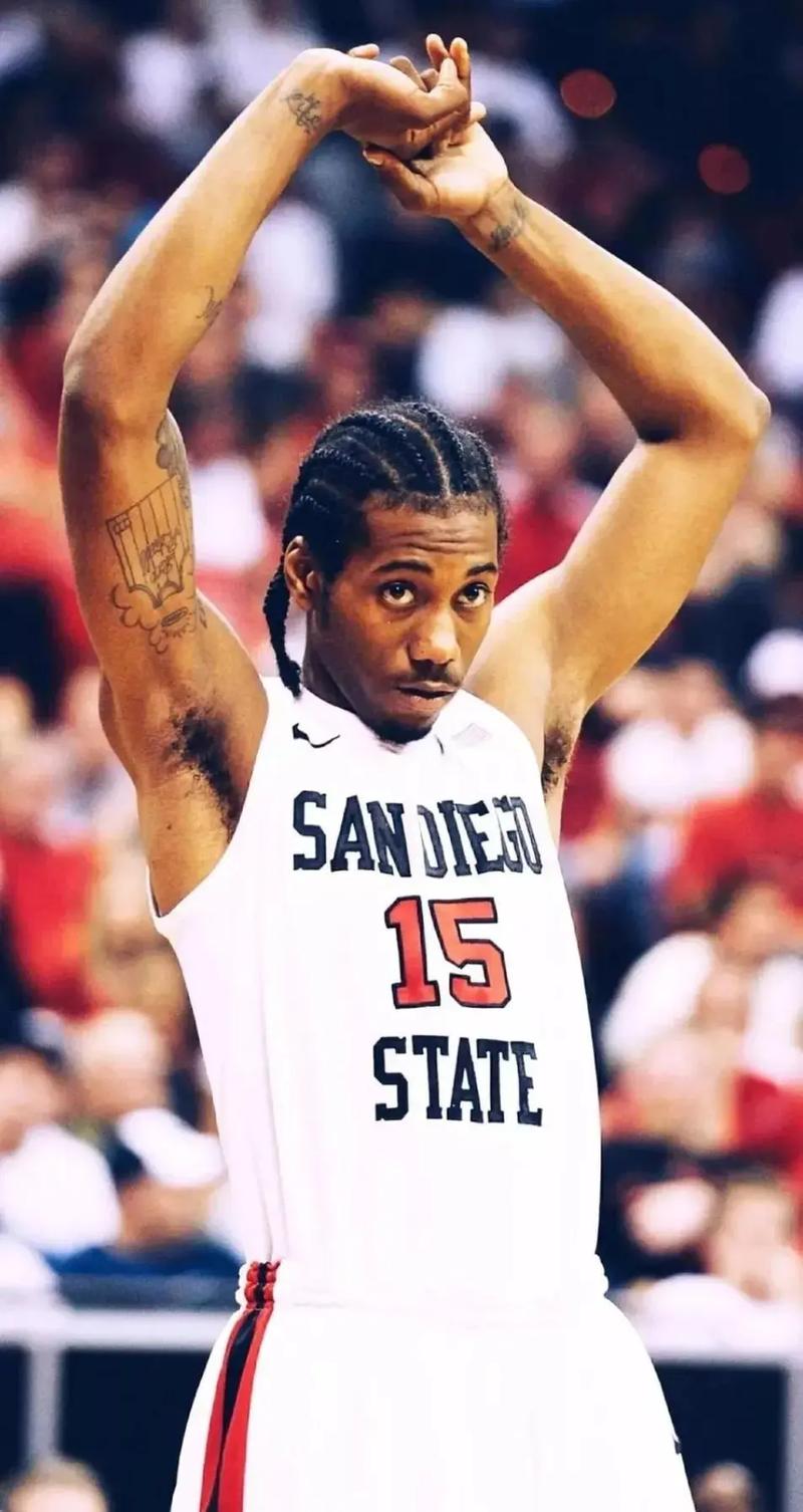 拉眼角引发争议的全北助教宣布辞职，此前因种族歧视被判禁赛5场（因拉眼角争议、涉种族歧视被禁赛5场的全北助教宣布辞职）