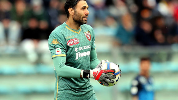 卡塔尔主场优势明显（卡塔尔借主场之势占得先机）