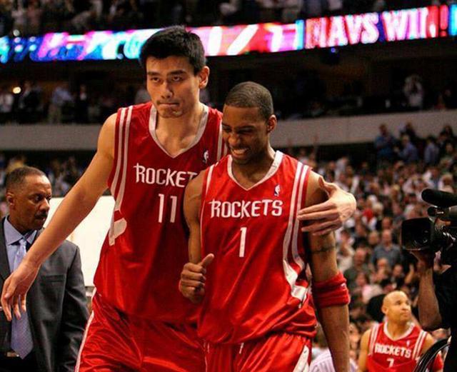 勇士vs森林狼前瞻：库里迎来复出，勇士状态复苏冲击3连胜（勇士迎战森林狼前瞻：库里复出领衔，状态回暖剑指三连胜）