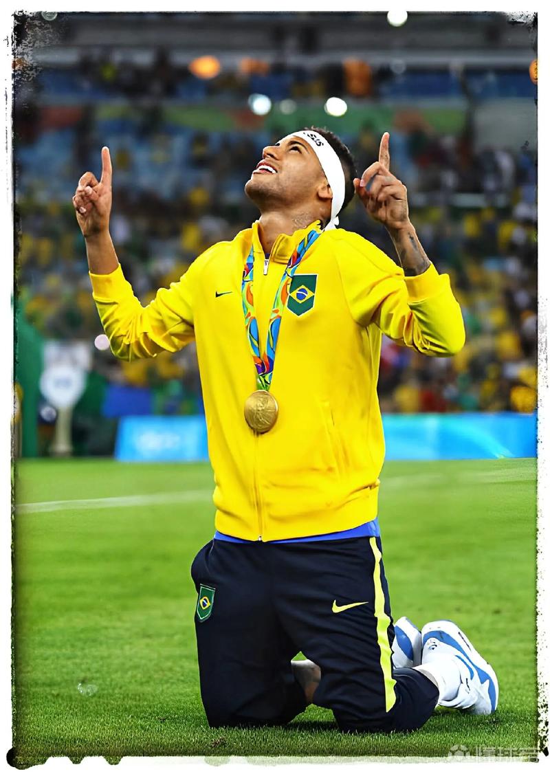 拉赫马尼：我们要庆祝，因为训练、工作就是为了让球迷高兴（拉赫马尼：该庆祝了，我们拼搏只为让球迷开心）