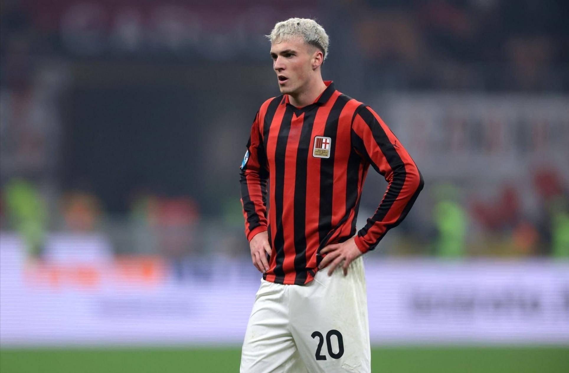 凉了！罢赛逼宫1.2亿转会切尔西，13轮仅1次打满，曼联养出的巨婴栽了？（要凉了？罢赛逼宫后1.2亿转会切尔西，13轮仅1次打满，曼联青训出身球员陷入低迷）