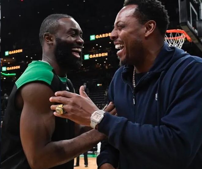 意甲奇妙世界：斯帕莱蒂与孔蒂的角色变换与霍伊伦德的惊艳表现（意甲奇境：斯帕莱蒂与孔蒂的角色切换，霍伊伦德闪耀全场）