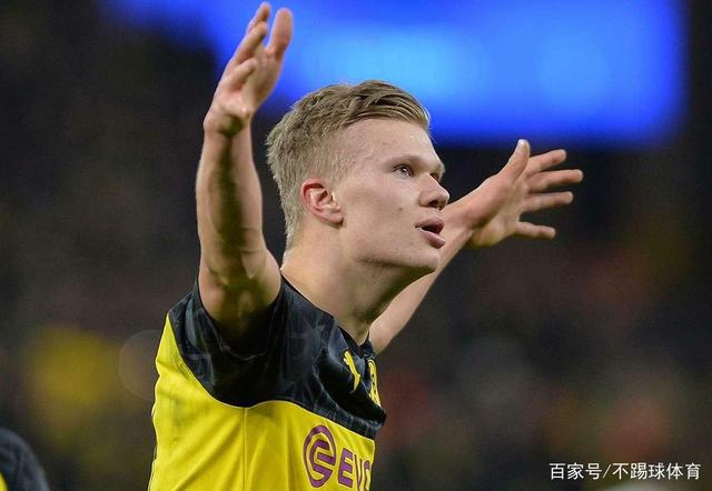 青训教练：由于体能和场上冲击力太出色，于帕还踢过前锋（青训教练透露：体能与冲击力突出，于帕曾客串前锋）