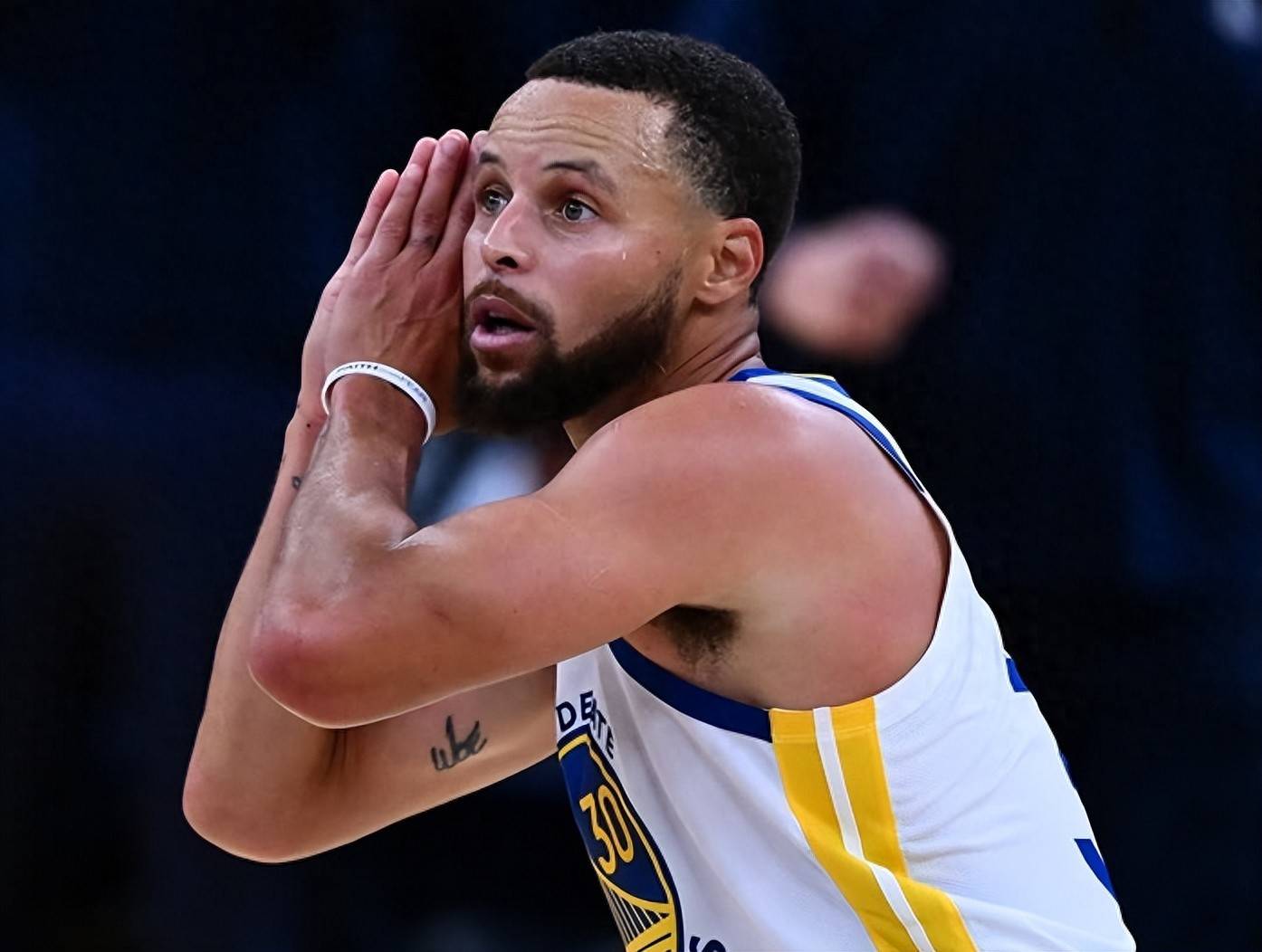 中国女足2-3苏格兰女足，张琳艳、吴澄舒互相传射，豪厄特吊射双响（中国女足2比3负于苏格兰：张琳艳、吴澄舒互传互射，豪厄特吊射梅开二度）