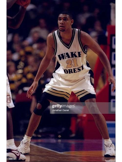 德转列世界足坛身价前15：亚马尔、哈兰德、姆巴佩2亿并列第一（德转发布全球足坛身价TOP15：亚马尔、哈兰德、姆巴佩以2亿并列榜首）