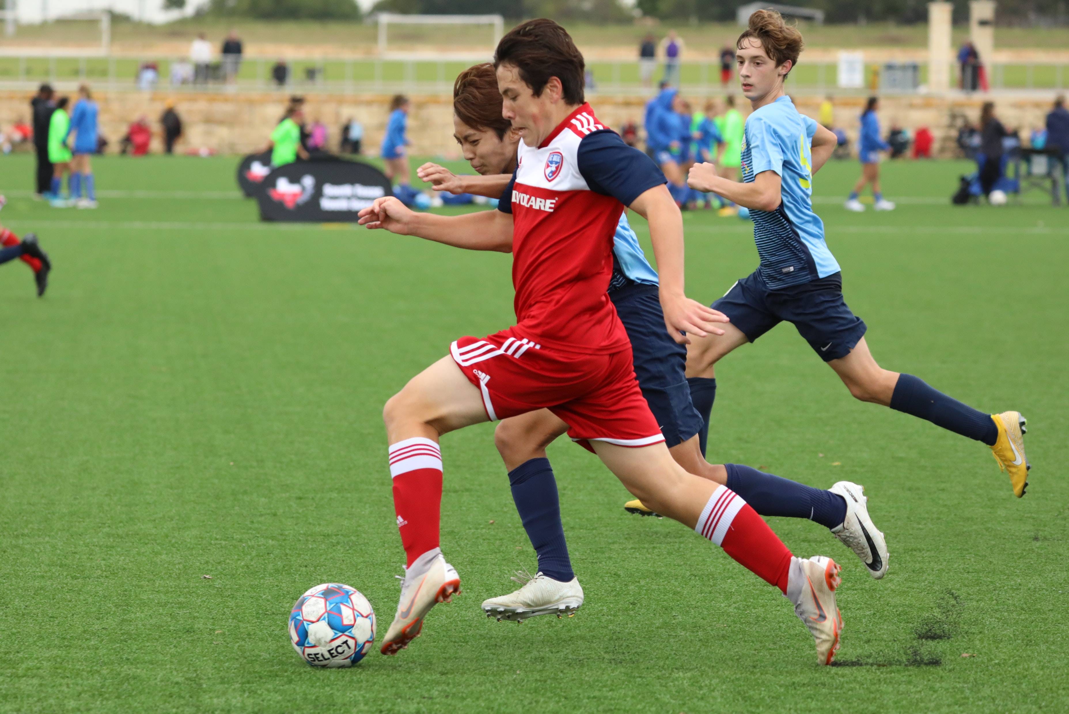 由萨拉赫助 由萨拉赫助